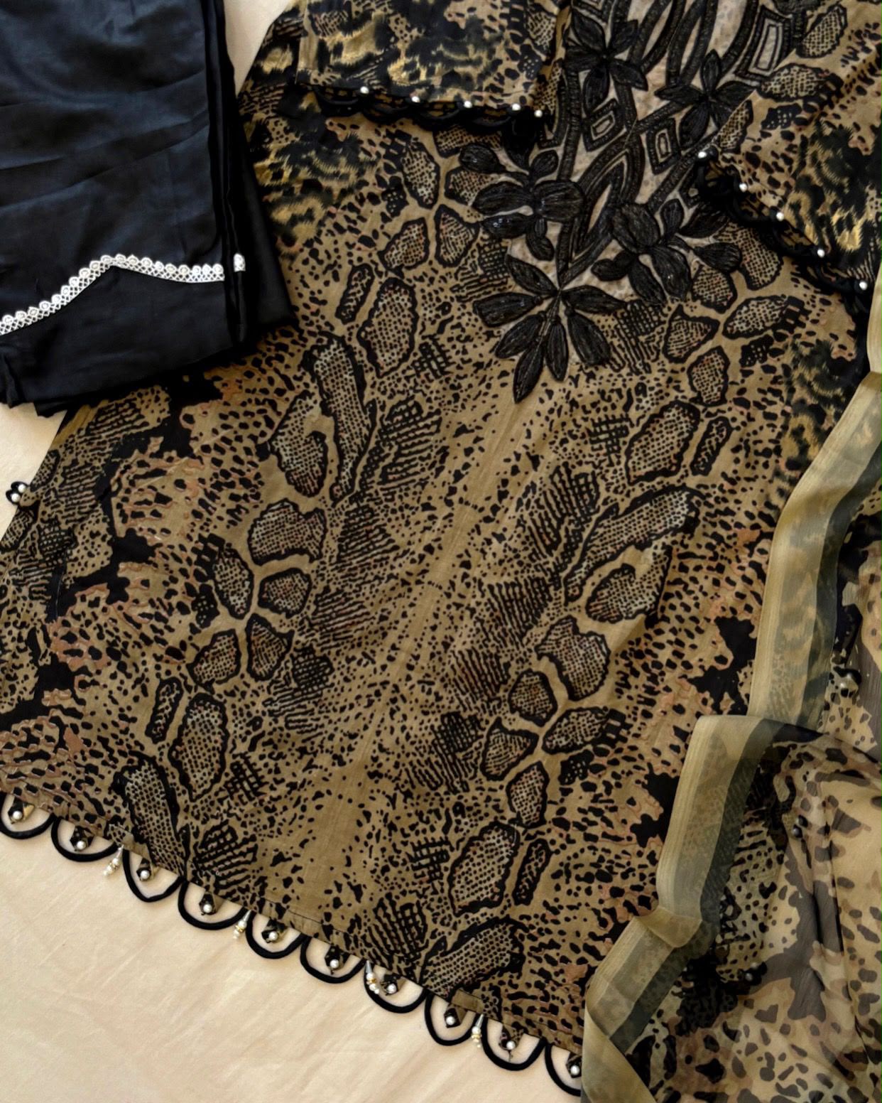 Embroidered Lawn Kurti